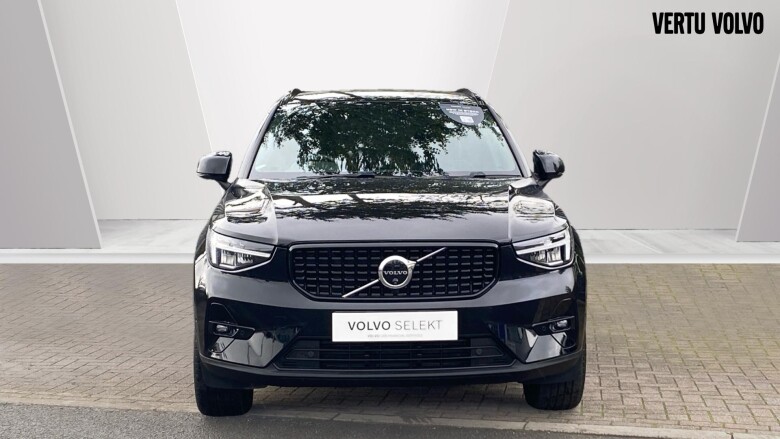 Volvo XC40 2.0 B4P Plus Dark 5dr Auto Petrol Estate